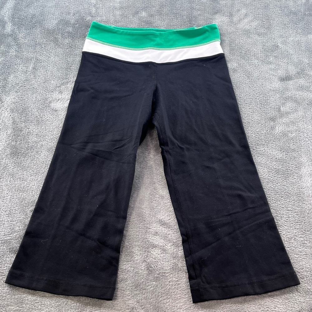 Lululemon Groove Crop Pants Black Green White Colorblock Waist Size 2